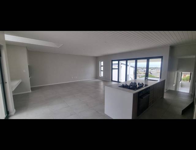 3 BEDROOM TOWNHOUSE FOR SALE IN ISLAND VIEW